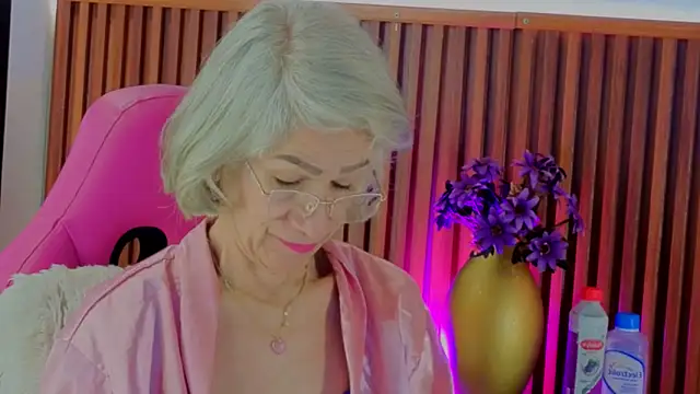חדר צ'אט בשידור חי של miss_monserrate01