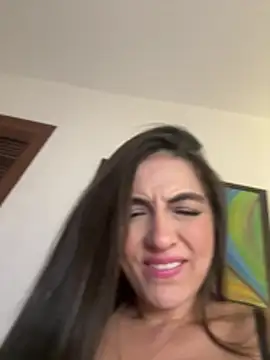 Natasha11_11 – Naživo chatovacia miestnosť