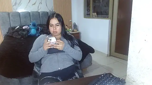 חדר צ'אט בשידור חי של Alylatina