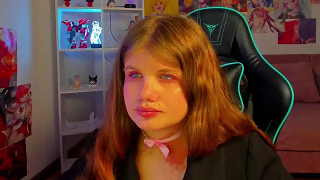 ChloeHalses' Live Chat Room