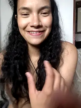 Julieta_Parker Adlı Modelin Canlı Sohbet Odası