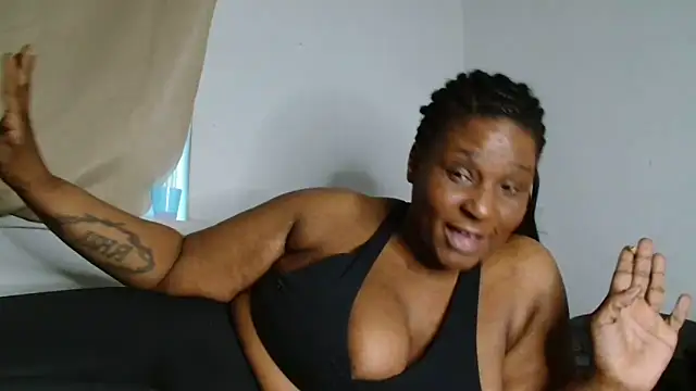 Pertunjukan Kamera Seks Secara Langsung CurvySashia