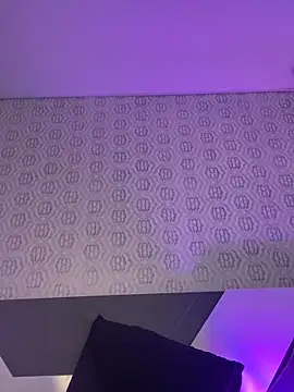 חדר צ'אט בשידור חי של Mia_rivers__