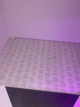 Mia_rivers__'s Live Chat Room