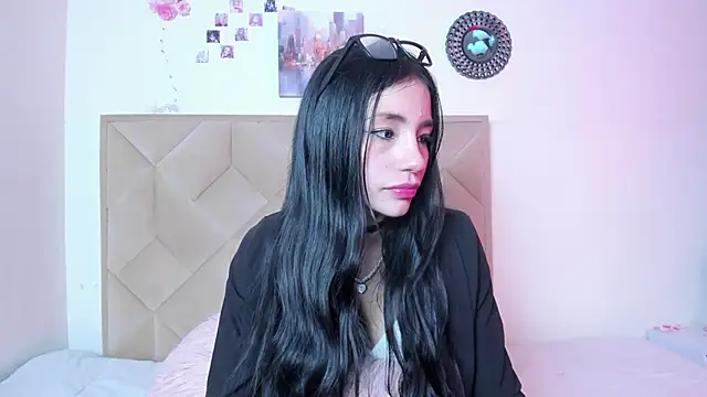 Chloe_Miller_2のライブチャットルーム