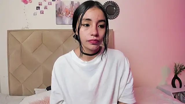 Chloe_Miller_2n Live chat-huone