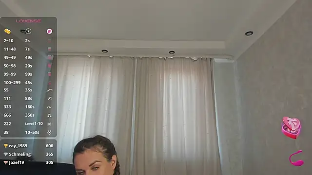 חדר צ'אט בשידור חי של Adelina_Langoria