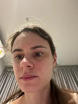 Homu_chan Adlı Modelin Canlı Sohbet Odası