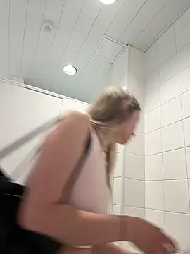 غرفة دردشة blonde_exe المباشرة