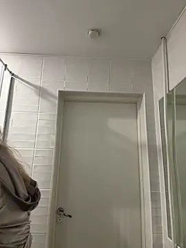 Sala de chat en directo de blonde_exe