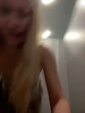 blonde_exe Live Chatrum