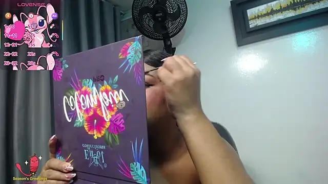 חדר צ'אט בשידור חי של yaazhinii