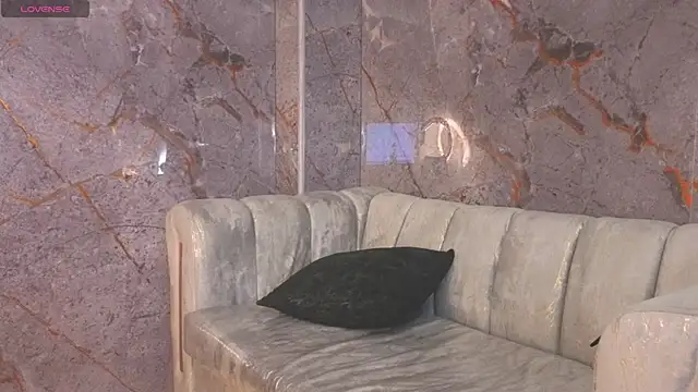 rox_luxury_tf's Live Chat Room