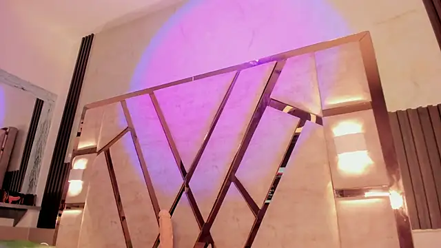 Sala de chat en directo de salem_rosee