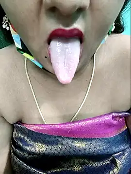 Ramya-hot-gueen 现场聊天室