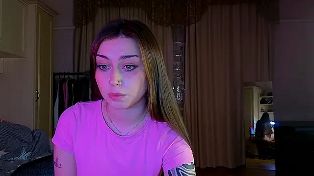 غرفة دردشة danieliis المباشرة