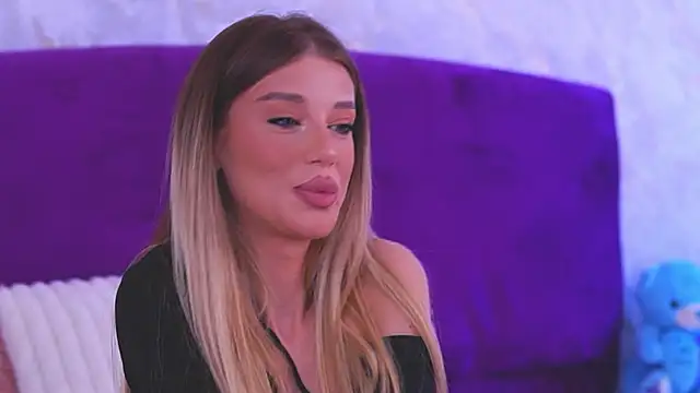EllinaNuria Live Chatrum