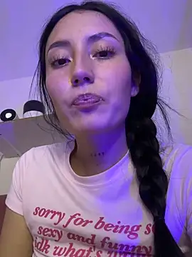 Lis_peach Adlı Modelin Canlı Sohbet Odası