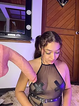 Emily_Harpeer Ruang Obrolan Langsung