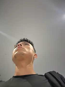 Eros_lee Adlı Modelin Canlı Sohbet Odası