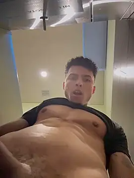 Eros_lee Adlı Modelin Canlı Sohbet Odası