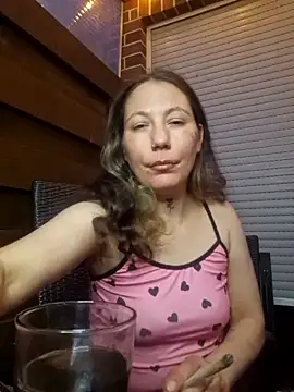 Lolahottele's Live Chat Room