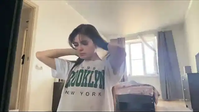 VennieMiramontez Adlı Modelin Canlı Sohbet Odası