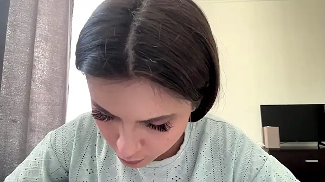 غرفة دردشة VennieMiramontez المباشرة
