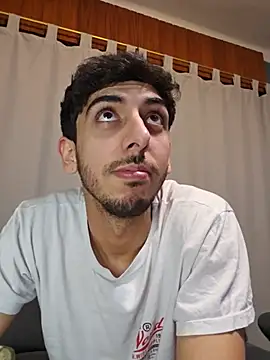 LeoyNicky98 Adlı Modelin Canlı Sohbet Odası