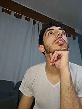 LeoyNicky98 Adlı Modelin Canlı Sohbet Odası