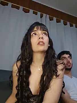 LeoyNicky98 Adlı Modelin Canlı Sohbet Odası