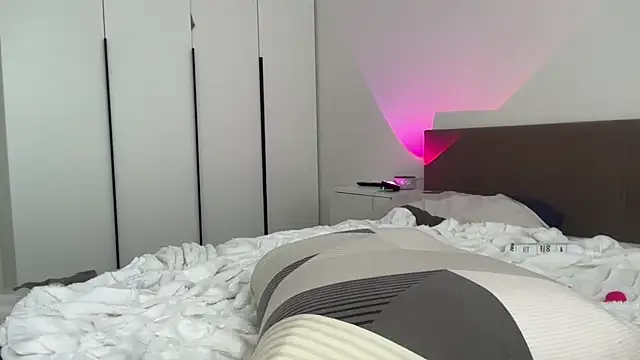 PinkNoir Adlı Modelin Canlı Sohbet Odası