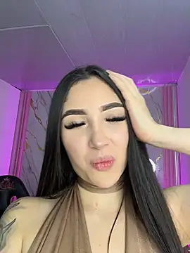 غرفة دردشة babyy_nicols_m المباشرة