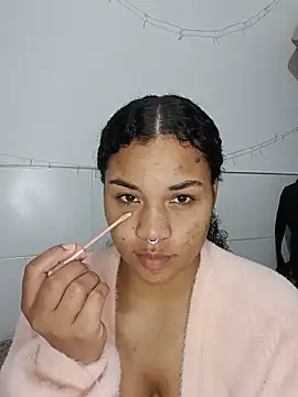 BrianaSweetxxx Adlı Modelin Canlı Sohbet Odası