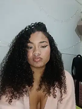 BrianaSweetxxx – Naživo chatovacia miestnosť