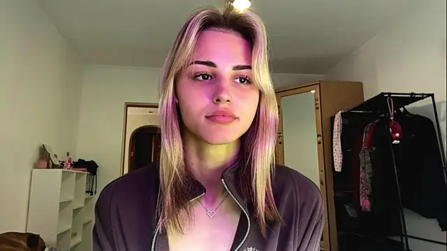 Evva_mayy Live chatroom