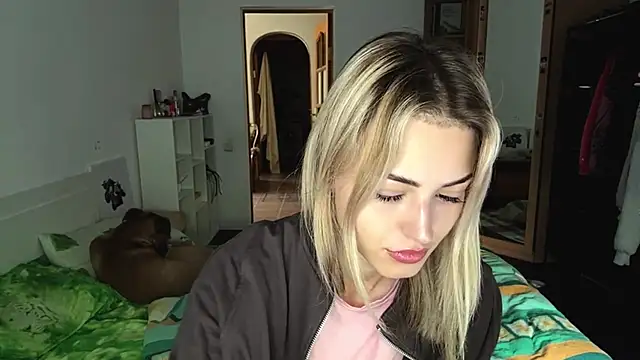 Evva_mayy's Live Chat Room