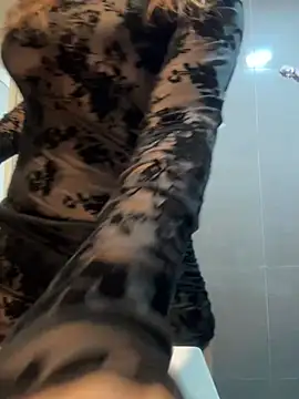 Živá chatovací místnost justinahallo
