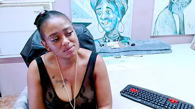 Chatroom en direct de TyraHotxxx