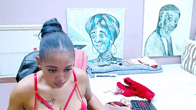 TyraHotxxxn Live chat-huone