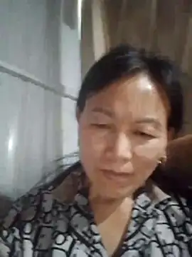 Kiss_love2 Adlı Modelin Canlı Sohbet Odası