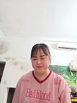Kee-kimlee Adlı Modelin Canlı Sohbet Odası