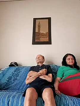 חדר צ'אט בשידור חי של Sony28v