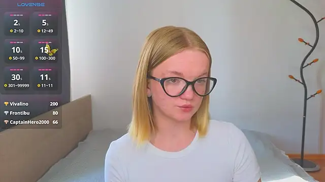 StellaBunny Adlı Modelin Canlı Sohbet Odası
