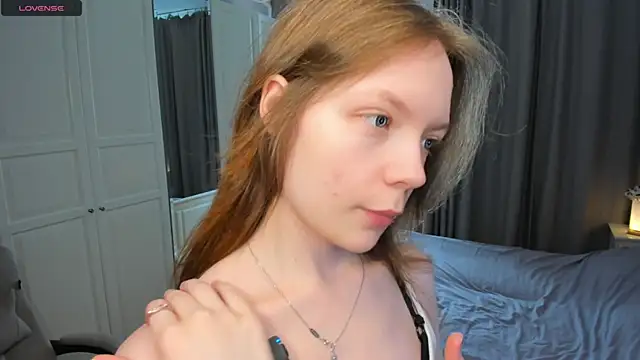 חדר צ'אט בשידור חי של LavenderMitten