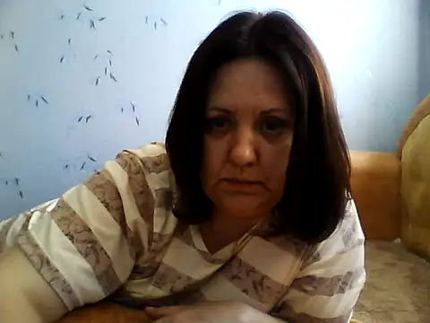 LockyCharm111 élő chatszobája