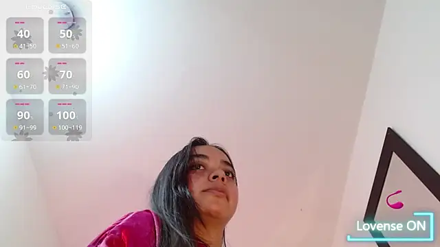 Evangeline_wish Adlı Modelin Canlı Sohbet Odası