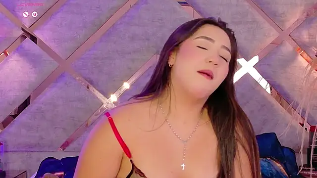 Chat soba uživo modela Hannah-Prada