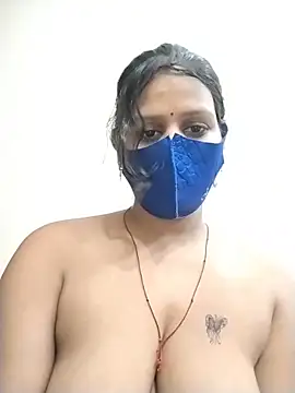 Nakedgirl07's Live Chat Room