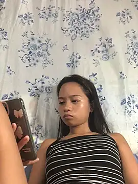 Asianpinay_Skinny1818 Adlı Modelin Canlı Sohbet Odası